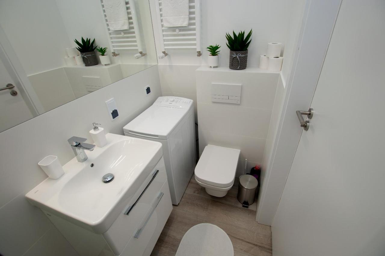 Apartament Ikar Z Widokiem Na Morze W Kompleksie Platinium Rewal Exteriör bild